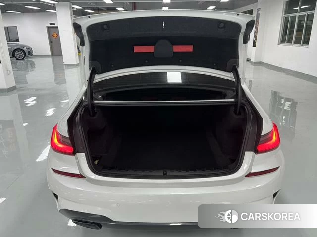 BMW 3 series 2022 Белый из Китая, фото 3