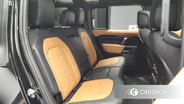 Land Rover Defender (L663) 2024 Черный из Кореи, фото 3