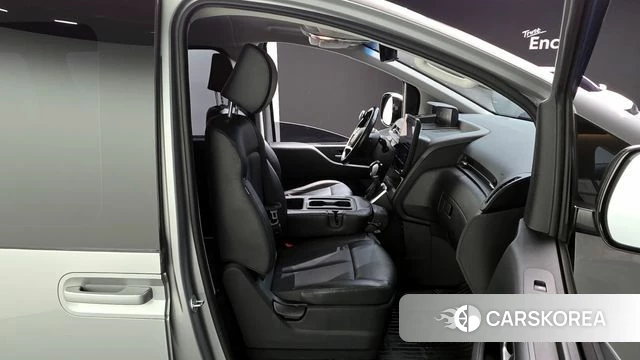 Hyundai Staria 2021 Серебряный из Кореи, фото 3