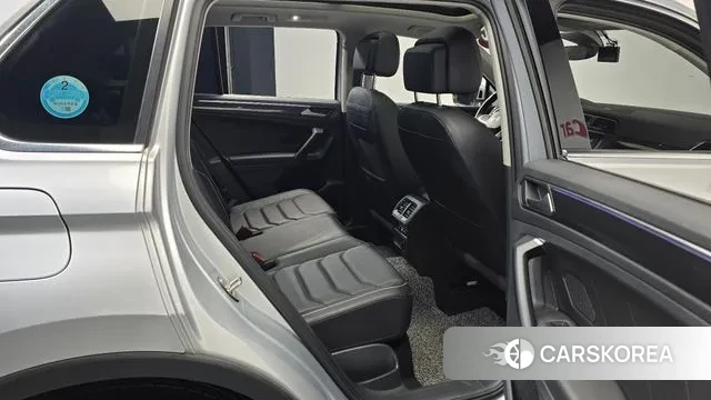 Volkswagen Tiguan second Generation 2021 Серебристо-серый из Кореи, фото 3