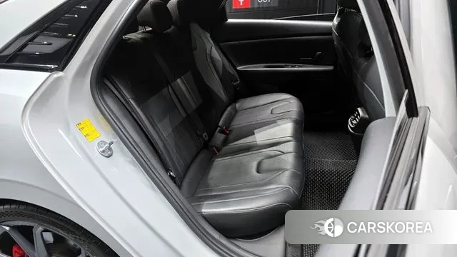 Hyundai Avante (CN7) 2022 Серебристо-серый из Кореи, фото 3