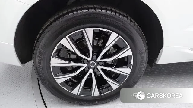 Volvo XC60 second Generation 2023 Белый из Кореи, фото 3