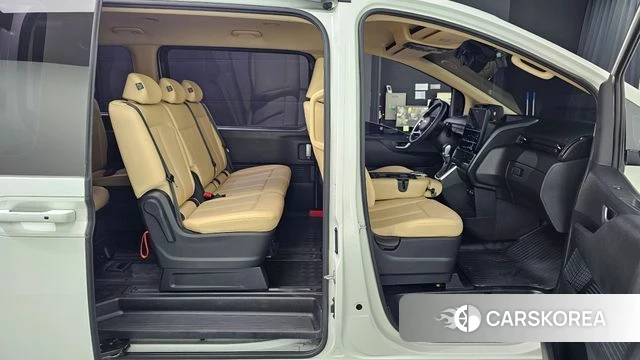 Hyundai Staria 2022 Белый из Кореи, фото 3