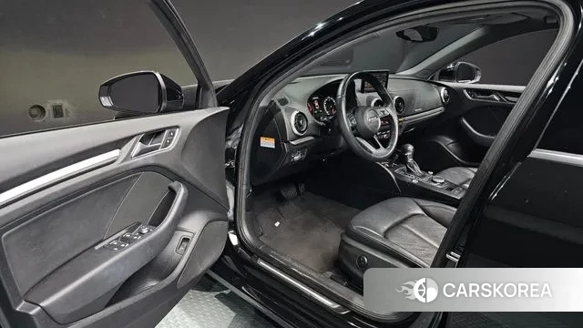 Audi New A3 2018 Черный из Кореи, фото 3