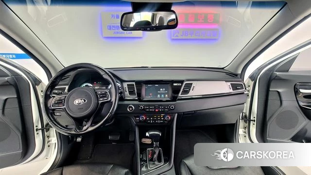 Kia Niro 2018 Белый из Кореи, фото 3