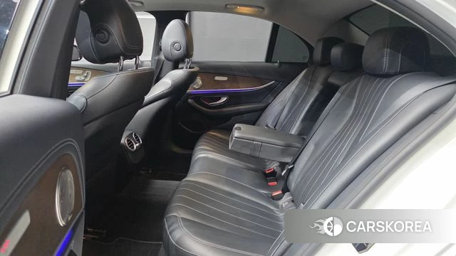 Mercedes-Benz E-Class W213 2018 Белый из Кореи, фото 3