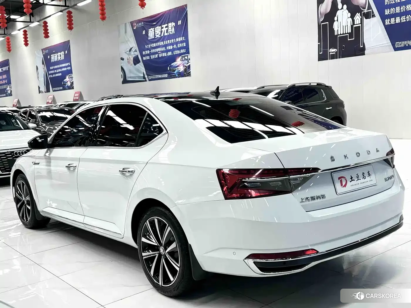 Skoda Superb 2023 Белый из Китая, фото 3