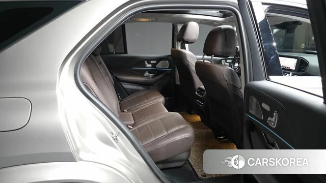 Mercedes-Benz GLE-Class W167 2023 Серебристо-серый из Кореи, фото 3