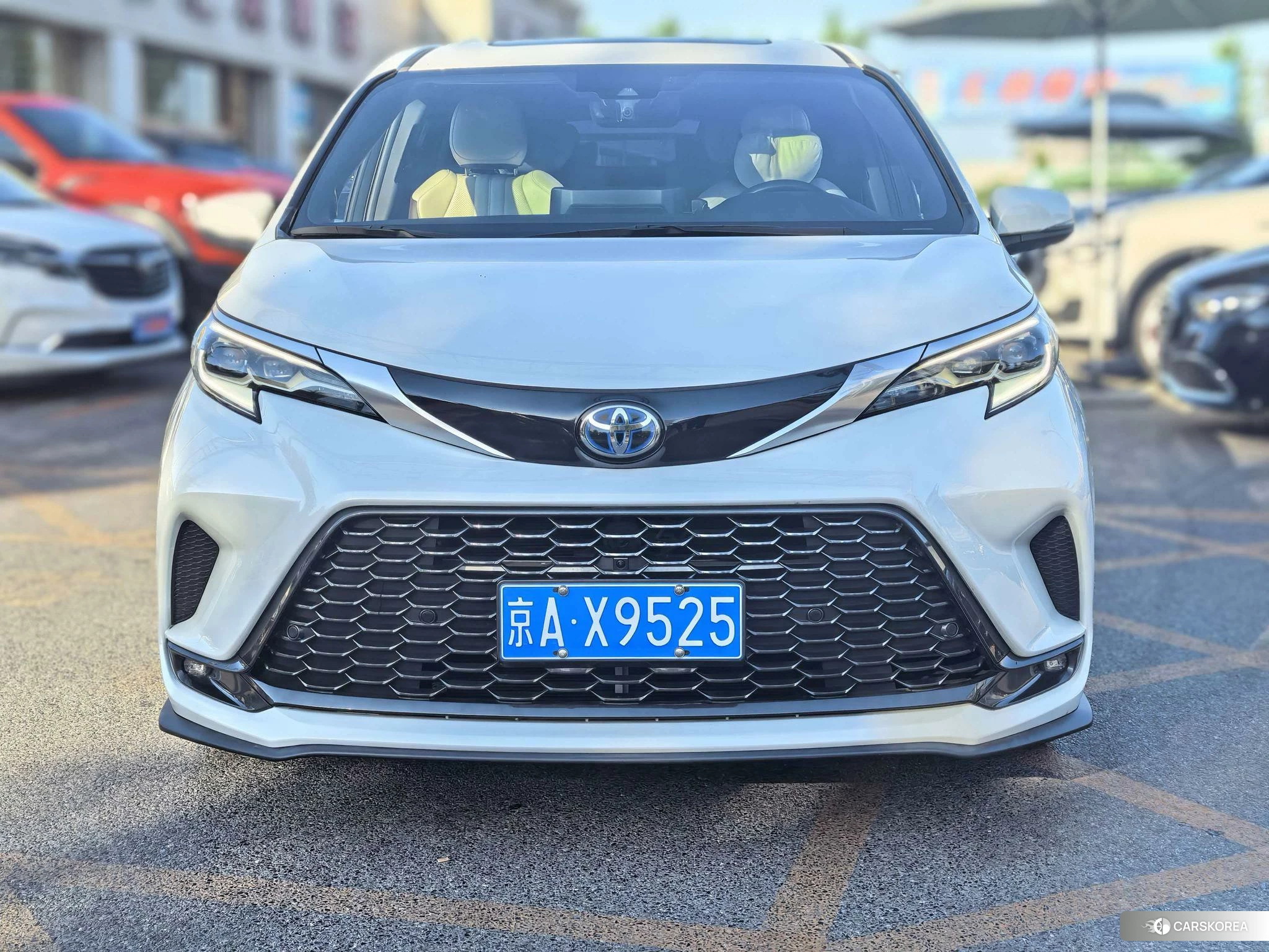 Toyota Grevia 2023 Белый из Китая, фото 3