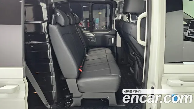 Hyundai Staria 2024 Белый из Кореи, фото 3