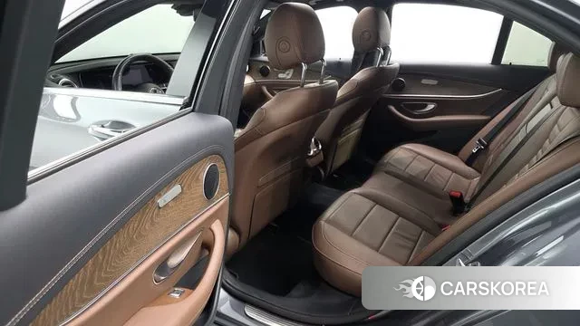 Mercedes-Benz E-Class W213 2022 Серый из Кореи, фото 3