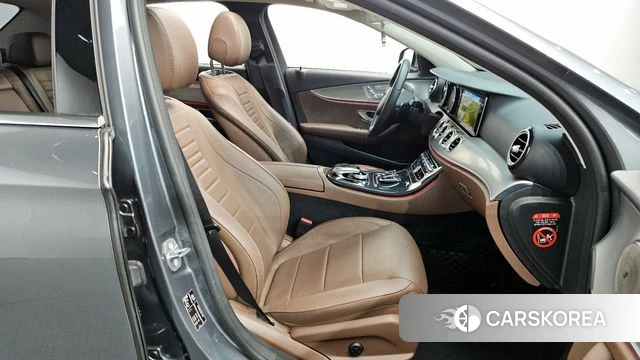 Mercedes-Benz E-Class W213 2018 Серый из Кореи, фото 3