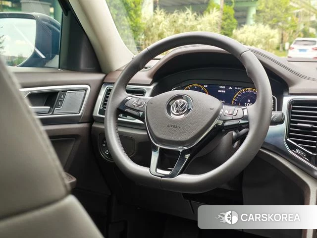 Volkswagen Tourang 2021 Черный из Китая, фото 3