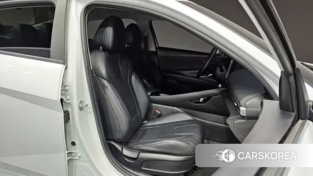 Hyundai Avante Hybrid (CN7) 2022 Белый из Кореи, фото 3