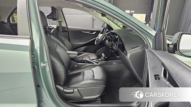Kia Di Ol Nu Niro 2022 Темно-зеленый из Кореи, фото 3