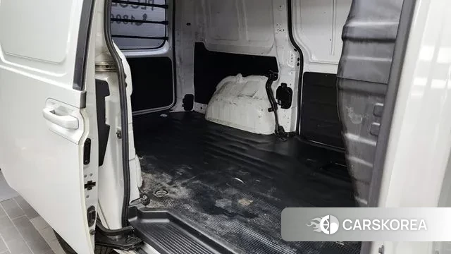 Hyundai Staria 2021 Белый из Кореи, фото 3