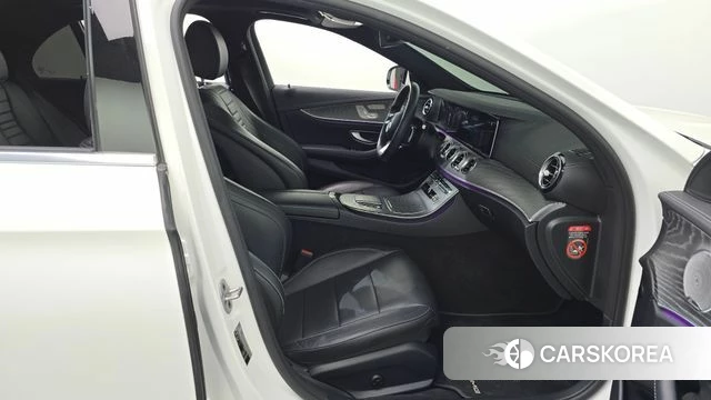 Mercedes-Benz E-Class W213 2021 Белый из Кореи, фото 3