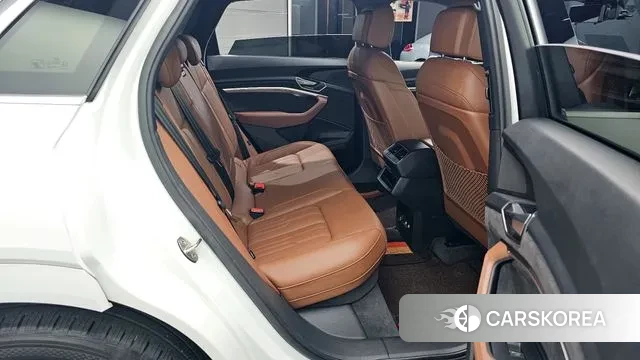 Audi e-Tron 2020 Белый из Кореи, фото 3