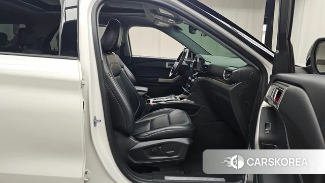 Ford Explorer 6th Generation 2021 Белый из Кореи, фото 3