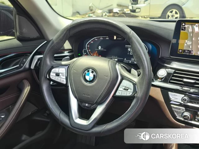 BMW 5 Series (G30) 2021 Черный из Кореи, фото 3