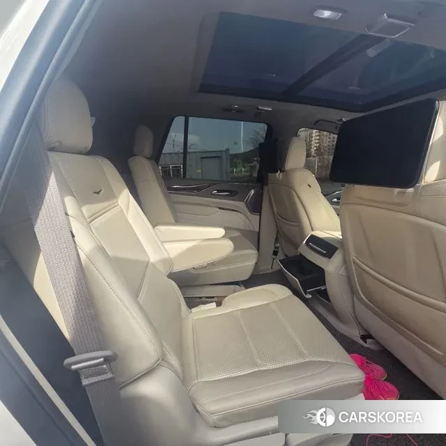 Cadillac Escalade 5th Generation 2023 Белый из Кореи, фото 3