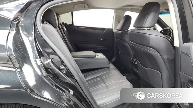 Lexus ES300h 7th generation 2021 Черный из Кореи, фото 3