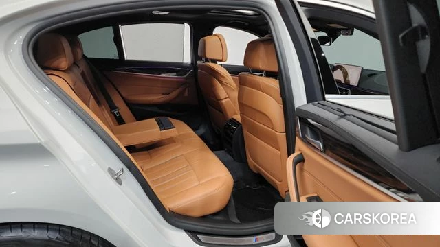 BMW 5 Series (G30) 2022 Белый из Кореи, фото 3