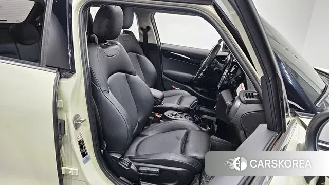 Mini Cooper S 2021 Жемчужный цвет из Кореи, фото 3