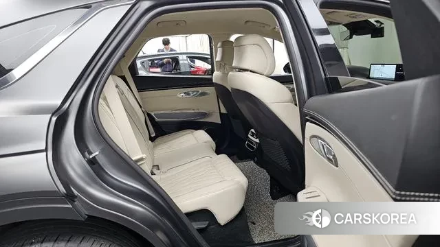 Genesis GV70 2023 Серый из Кореи, фото 3