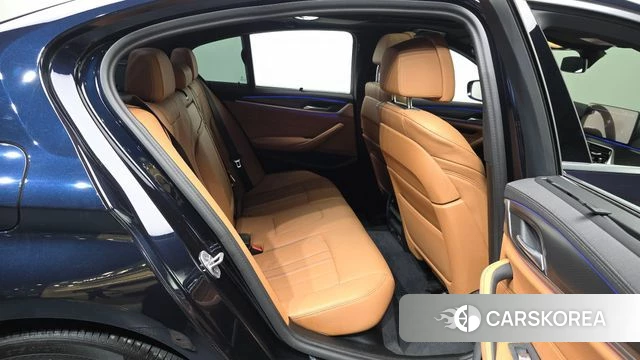 BMW 5 Series (G30) 2023 Черный из Кореи, фото 3