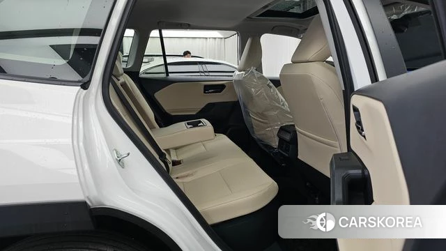 Toyota RAV4 5th Generation 2026 Белый из Кореи, фото 3