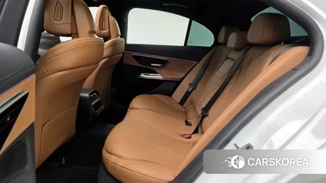 Mercedes-Benz E-Class W214 2024 Белый из Кореи, фото 3