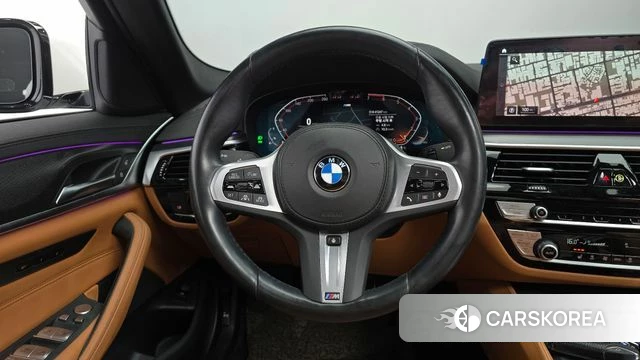 BMW 5 Series (G30) 2023 Белый из Кореи, фото 3