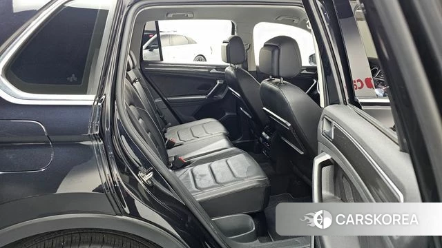 Volkswagen Tiguan second Generation 2020 Черный из Кореи, фото 3