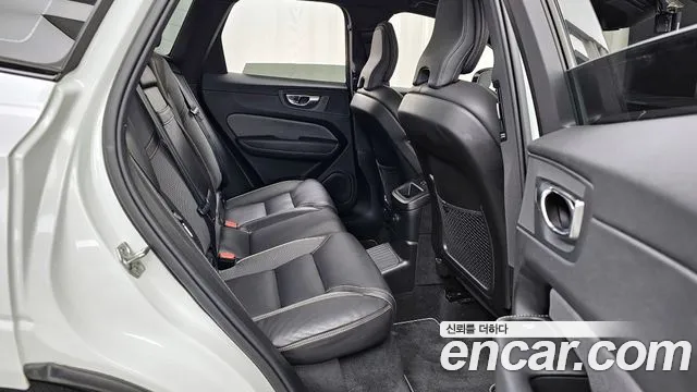 Volvo XC60 second Generation 2021 Белый из Кореи, фото 3