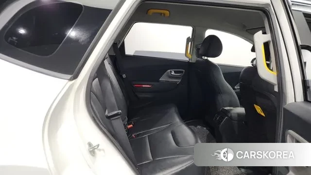 Kia Niro Plus 2022 Белый из Кореи, фото 3