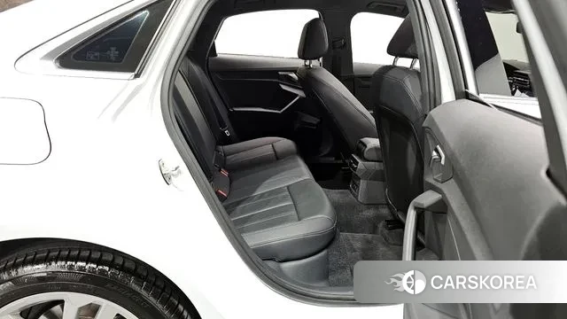 Audi A3 (8Y) 2024 Белый из Кореи, фото 3