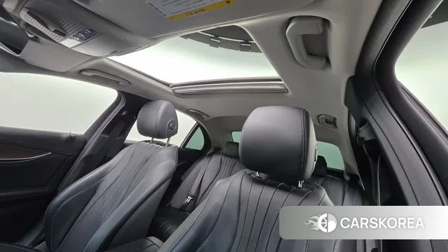 Mercedes-Benz E-Class W213 2018 Черный из Кореи, фото 3