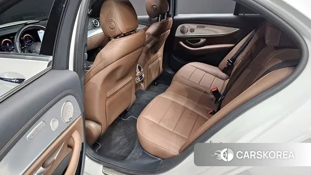 Mercedes-Benz E-Class W213 2021 Белый из Кореи, фото 3