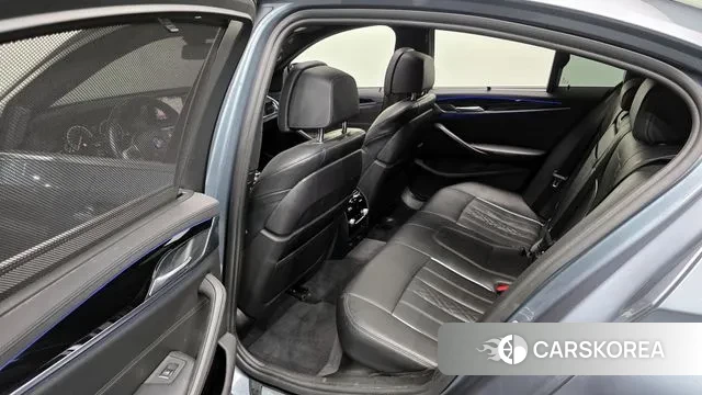 BMW 5 Series (G30) 2019 Серебристо-серый из Кореи, фото 3