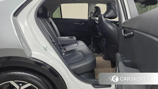 Kia Di Ol Nu Niro 2022 Белый из Кореи, фото 3