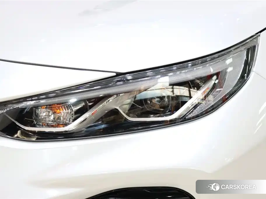 Toyota Wildlander 2023 Белый из Китая, фото 3