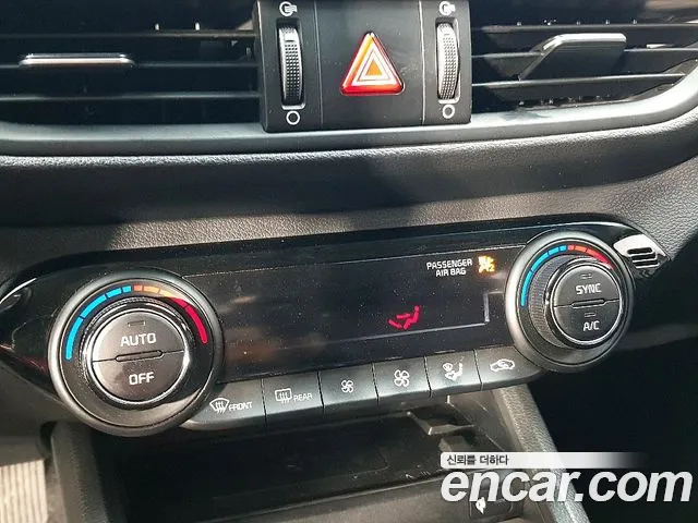 Kia The New K3 2nd generation 2021 Белый из Кореи, фото 3