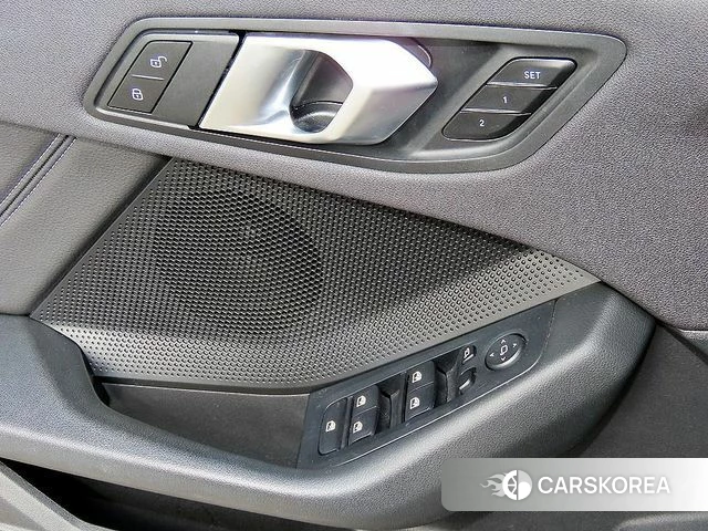 BMW 1 Series (F40) 2020 Серый из Кореи, фото 3