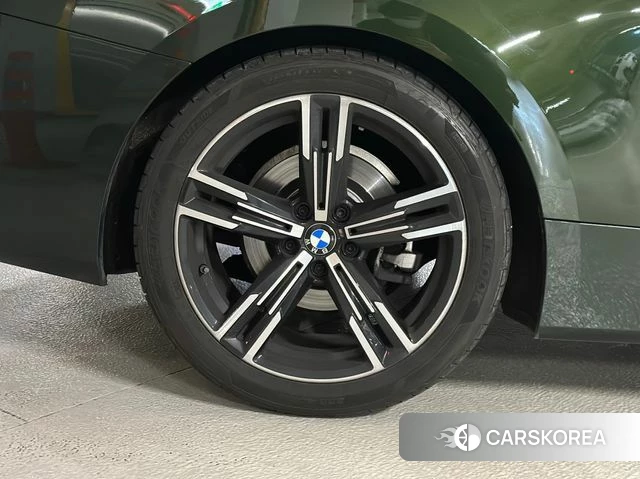 BMW 4 Series (G22) 2022 Темно-зеленый из Кореи, фото 3