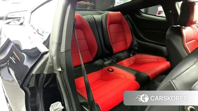 Ford Mustang 2022 Черный из Кореи, фото 3