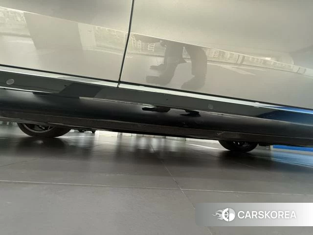 BMW 7 series 2024 Серебристо-серый из Китая, фото 3
