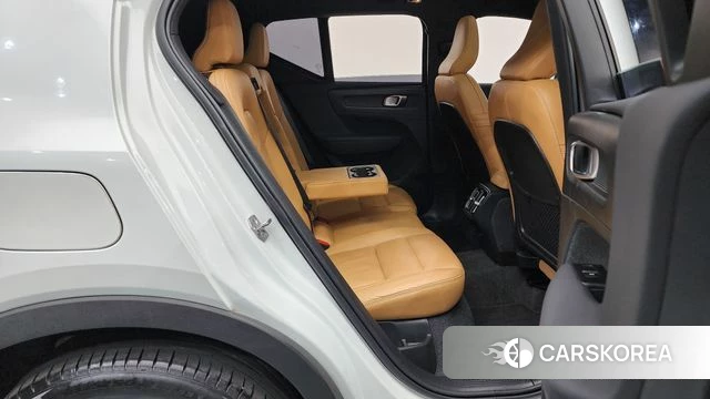 Volvo XC40 2021 Белый из Кореи, фото 3