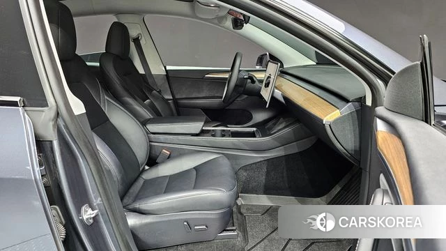 Tesla Model Y 2023 Серый из Кореи, фото 3