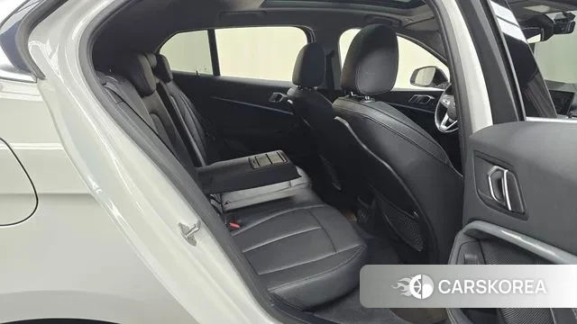 BMW 1 Series (F40) 2021 Белый из Кореи, фото 3